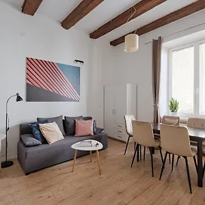 https://golden-apartments-szew21hs.krakowhotelspoland.com